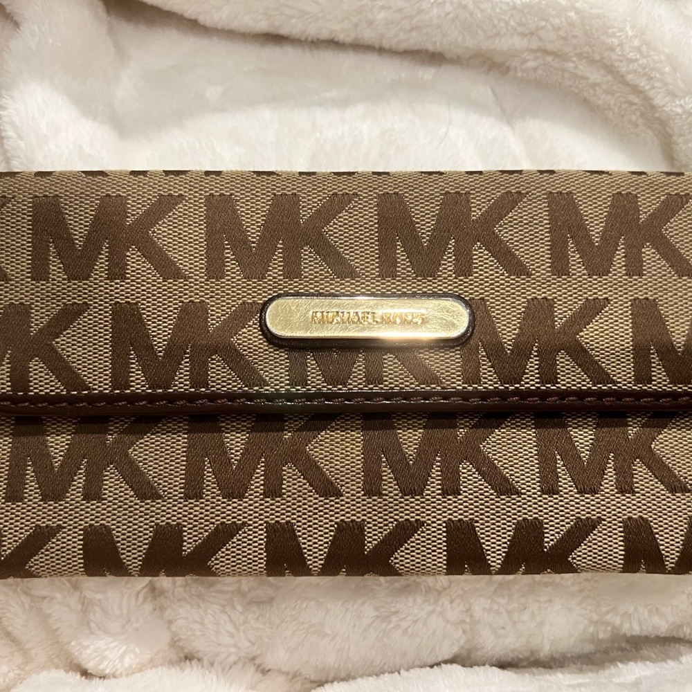 Micheal Kors Wallet